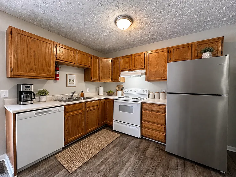 Lakeland Hills Apartment Homes — Photo 39