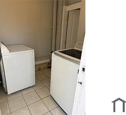 2507 W Fayette St — Photo 11