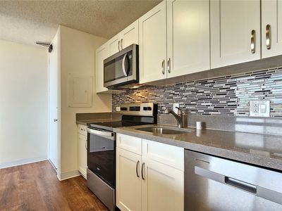 909 Ala Nanala St APT 1501, Honolulu, HI, 96818