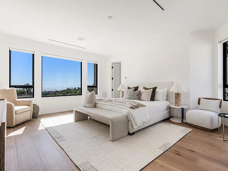 1205 Las Lomas Pl — Photo 18