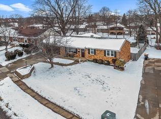 1107 Kingsbury Rd, Washington, IL 61571