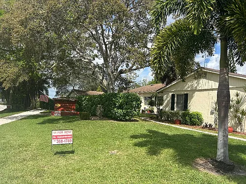 325 NW Spanish River Blvd #4S Photo 1