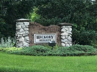 57 Hickory Heights Ln, Iowa City, IA 52245