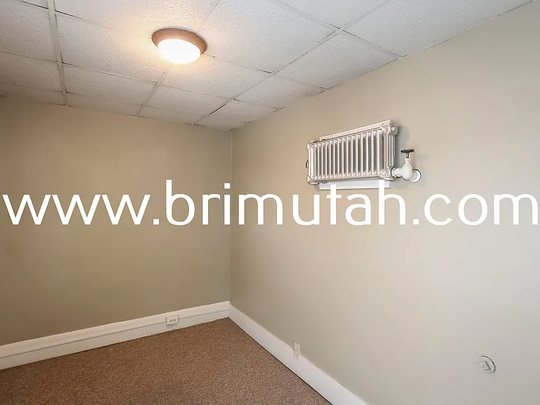 273-275 S 400 E #12 — Photo 9