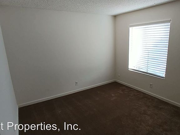 4th image of 4754 32nd St APT 01