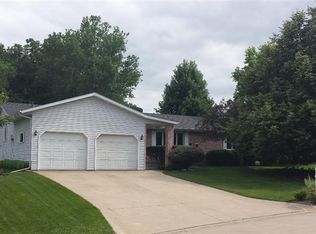 1202 Kodi Cir, Fairfield, IA