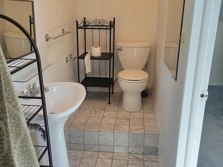 1060 S Emerson St — Photo 10