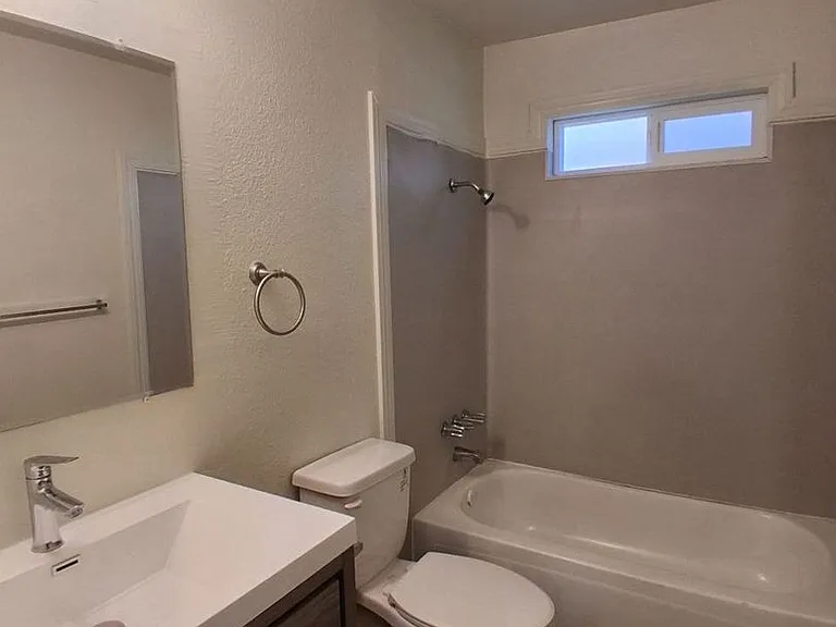 EastGate Gardens Apts — Photo 7