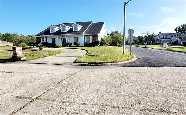 700 Nottingham Rd — Photo 2