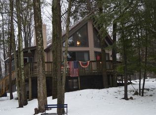 138 View Dr, Greentown, PA 18426