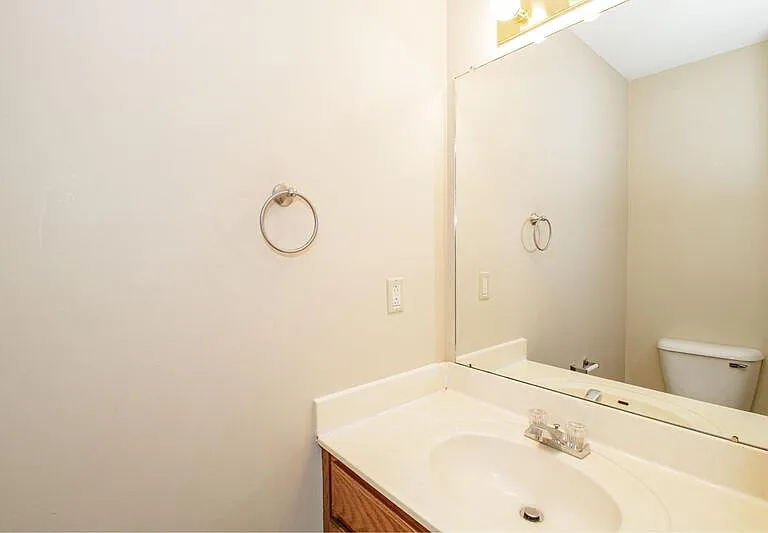 117-4 Hickory Trce — Photo 4