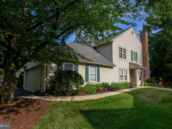 1262 Crestview Dr, Denver, PA 17517