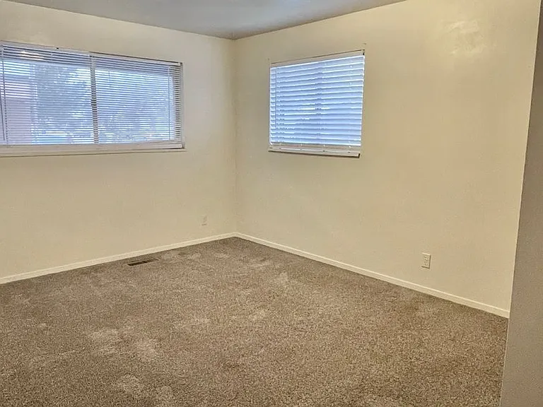 2855 Adams Ave — Photo 10