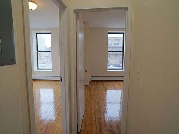 3rd image of 1031 Bergen St APT 3B