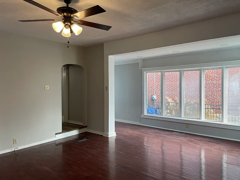 494 Reinhard Ave — Photo 7