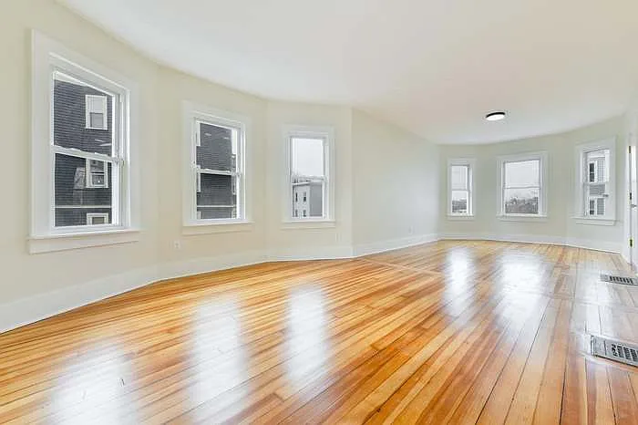 77 Draper St — Photo 3