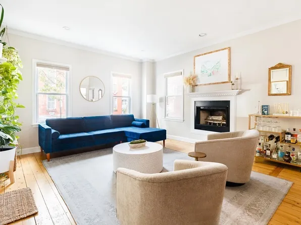 288 Bunker Hill St #1, Charlestown, MA 02129