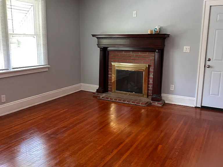 Dalewood Pl — Photo 2