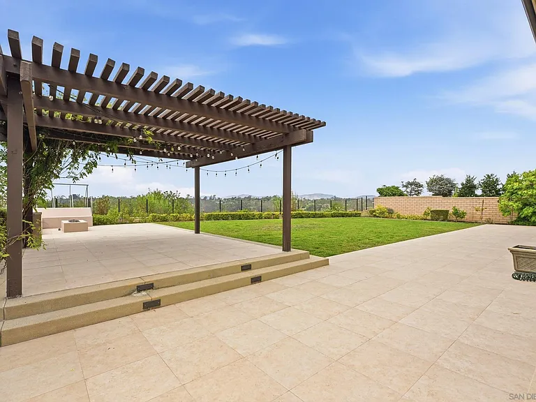 6210 Summit Crest Cir — Photo 29