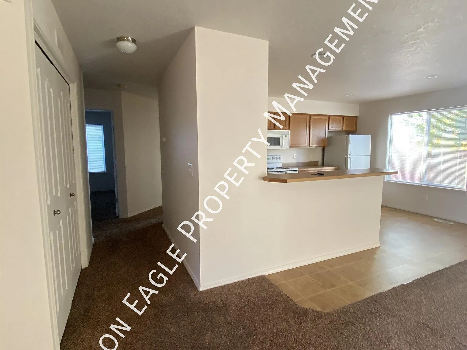 3 bed, 2.0 bath, 1202 sqft, $1,545 — Photo 3