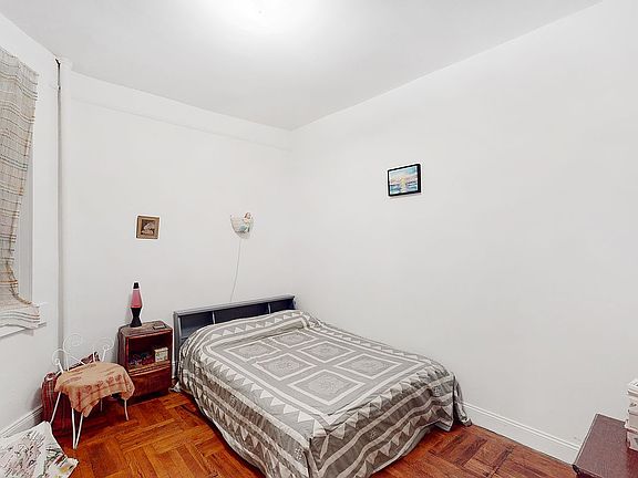 5th image of 534 E 11th St #910