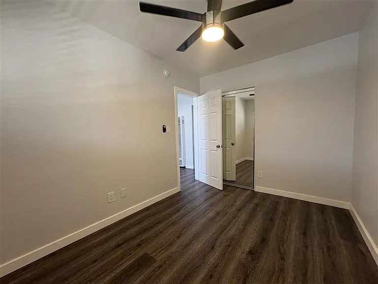 2727 Abbot Kinney Apartments, Venice CA — Photo 18