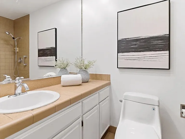58 E Poplar Ave #4 — Photo 12