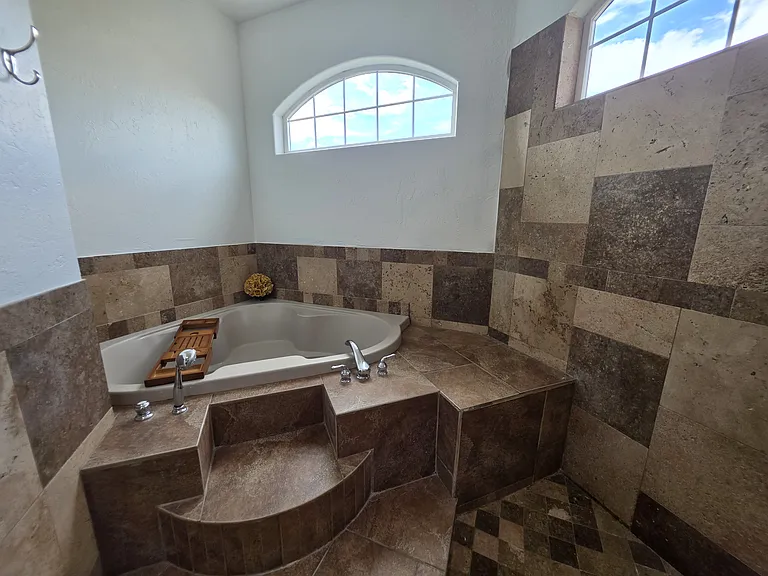 8400 Oakland Ave NE — Photo 13
