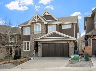 89 N Ascot Cres SW, Calgary, AB T3H 0V1