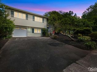 54 Harmon Rd, Edison, NJ 08837