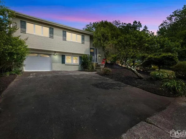 54 Harmon Rd, Edison, NJ 08837