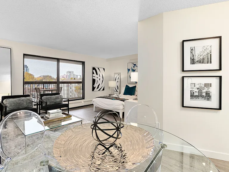 150 Jasper Ave NW — Photo 16