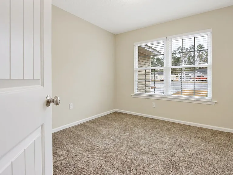 128 Villa Rd — Photo 23
