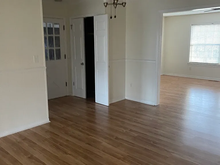 258 Powell Rd — Photo 17