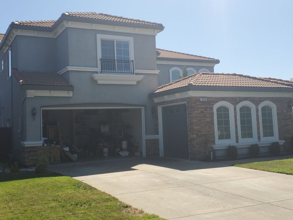 2nd image of 8550 Manor Rd