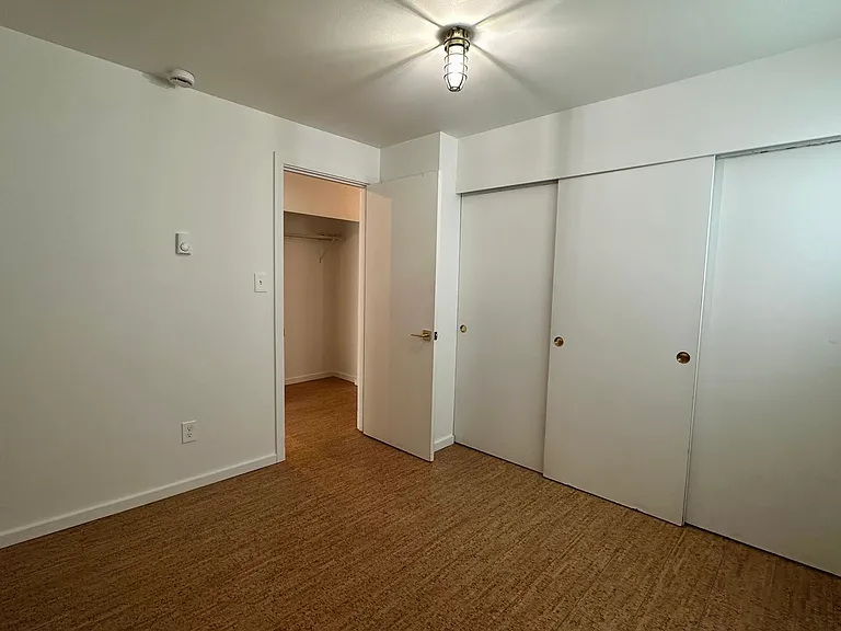 Riverside Apartments — Photo 30