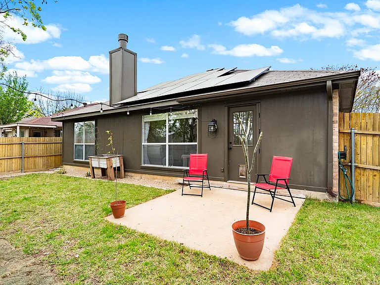 1011 Ridgecrest Dr — Photo 13