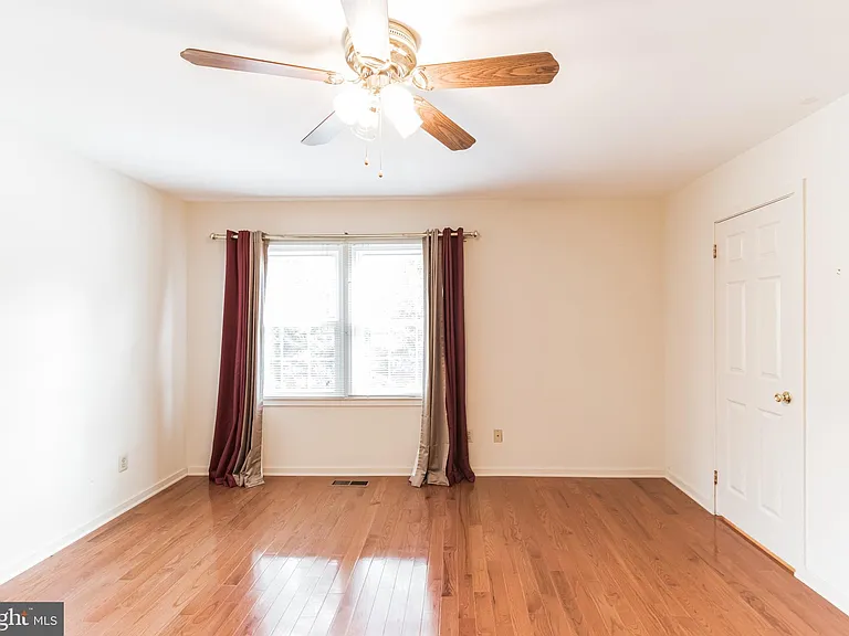 48 Stonehurst Ct — Photo 18