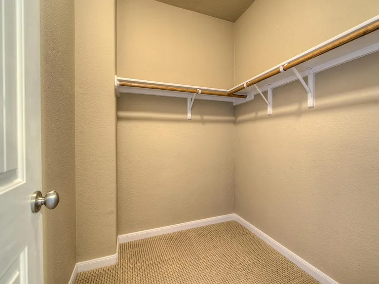 405 S Meadowlark St #B — Photo 33