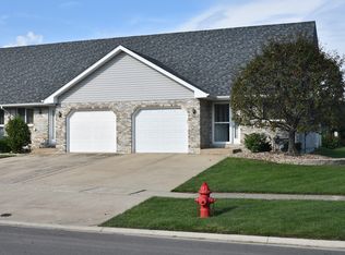 400 Marion St, Manhattan, IL 60442