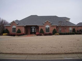 2173 Fairway Dr, Dyersburg, TN 38024