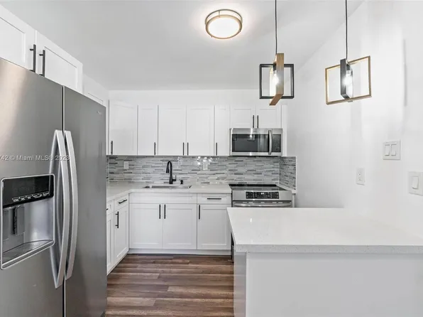 1040 NW 23rd Ter, Fort Lauderdale, FL 33311