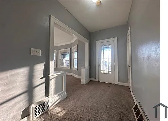 3 bed, 1200 sqft, $1,299 — Photo 2