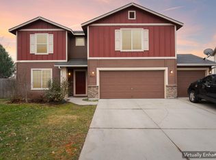 825 W Woodpine St, Meridian, ID 83646