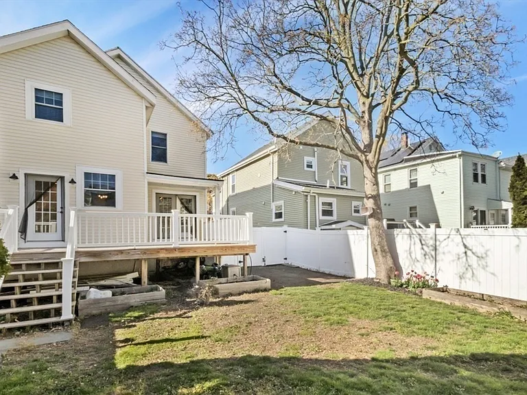 15 Wave Way Ave — Photo 28