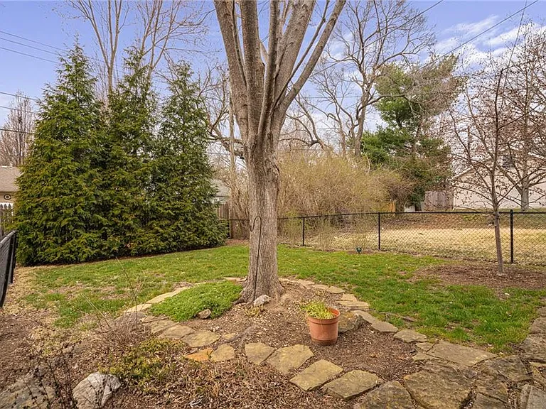 8830 Ivanhoe Trl — Photo 29