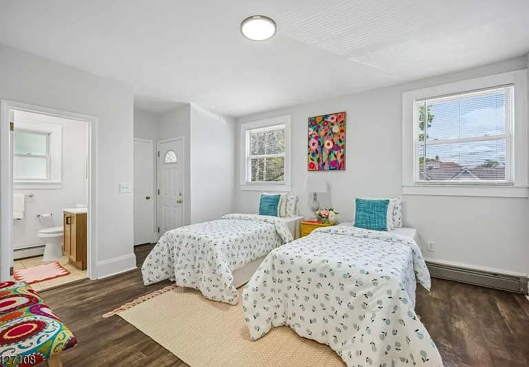 44 Gates Ave #2 — Photo 15