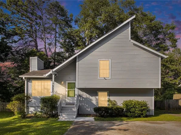 1077 Mainstreet Valley Dr, Stone Mountain, GA 30088