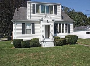 68 Haskins Ave, Tiverton, RI 02878