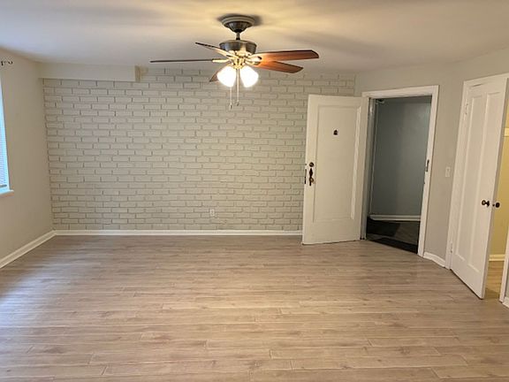 2nd image of 2521 Hackberry St #14